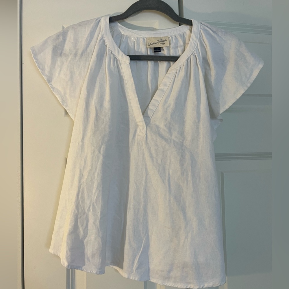 Universal Threads white tunic blouse
